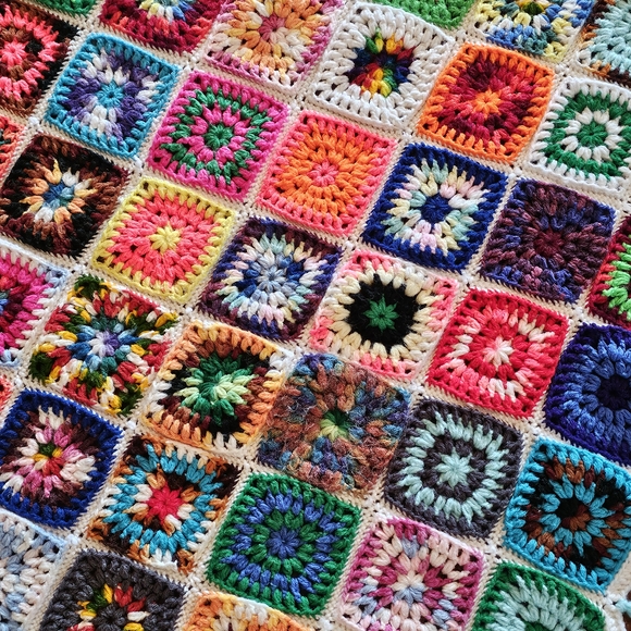 Vintage 70's hand crochet granny square blanket afghan throw 44x71 - Picture 2 of 4